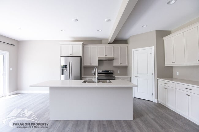 Photo - 50 Llydican Ave