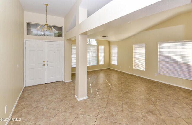 Building Photo - 1360 N Brentwood Pl