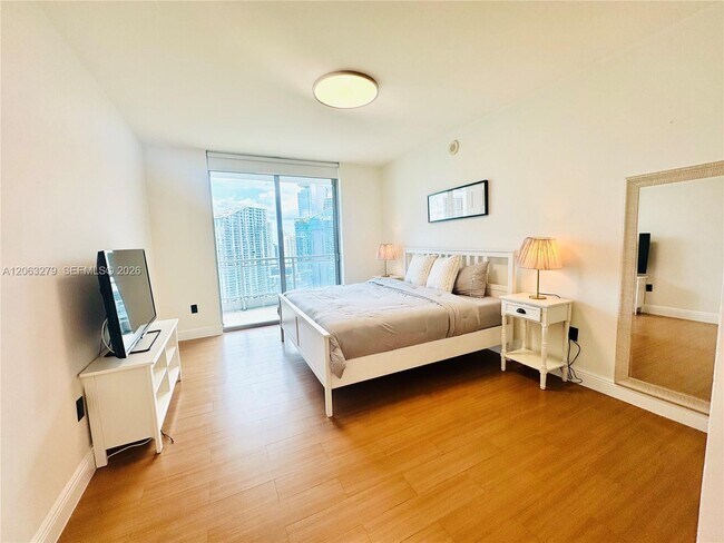 Photo - 90 SW 3rd St Unit 3902