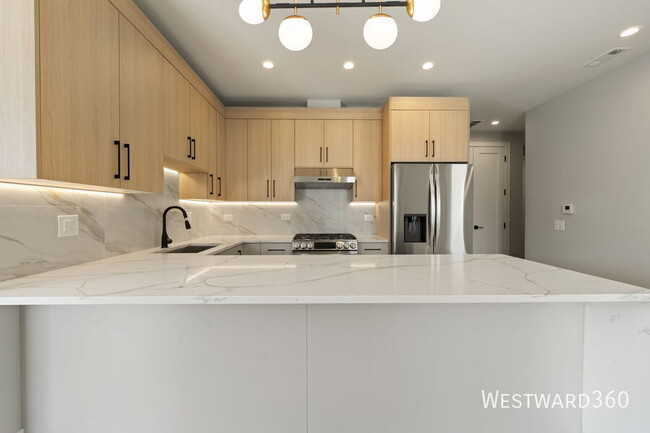 Photo - 2354 W Polk St Unit #504