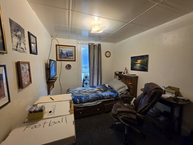 Photo - 1 Bedroom, 1 Bathroom with Off Street Parking - Available September 10th! Unit #1