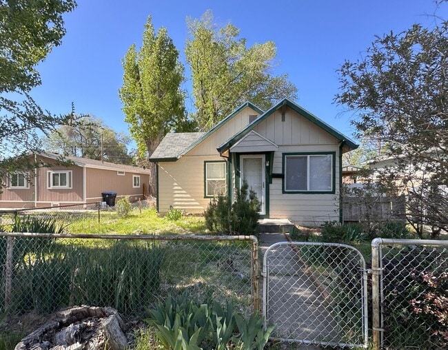 2 Bedroom, 1 Bathroom Home - 2 Bedroom, 1 Bathroom Home