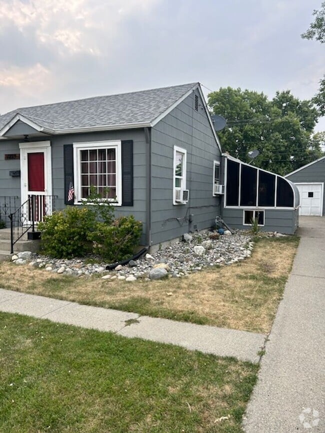 Building Photo - 1229 Avenue F Rental