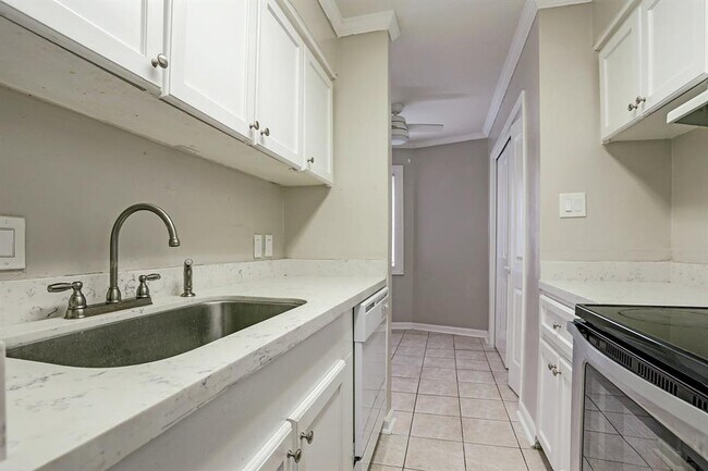 Photo - 1518 Wirt Rd Unit 11