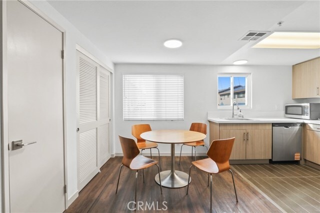 Photo - 112 N Primrose Ave Unidad D