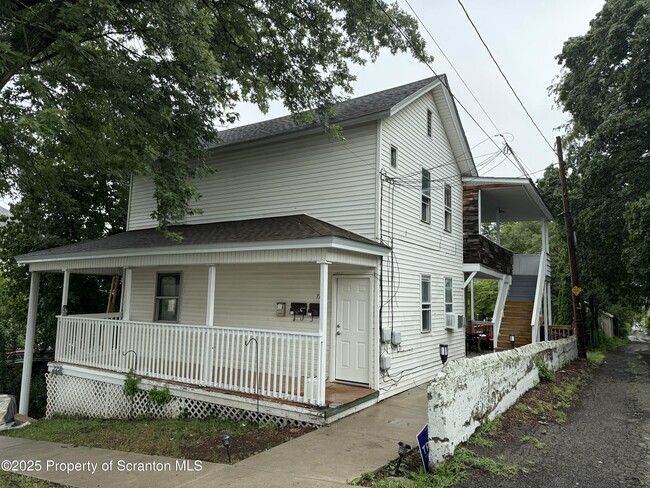 Building Photo - 713 Cherry St Rental