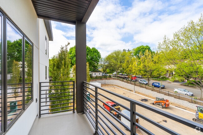 Lindemran 1BR, 1BA - 717SF Balcony