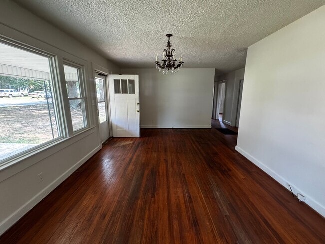 Photo - 816 Churchill Dr