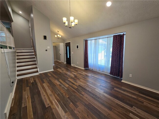 Photo - 9 Hepatica Ln