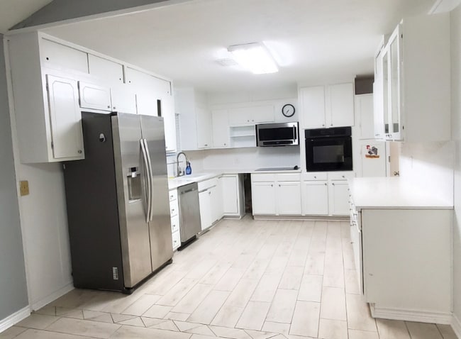 Photo - 8620 Chateau Cir