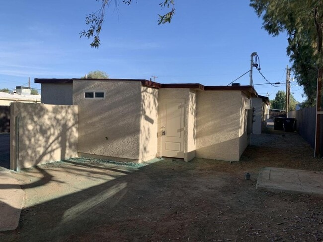 Photo - 226 W Delano St