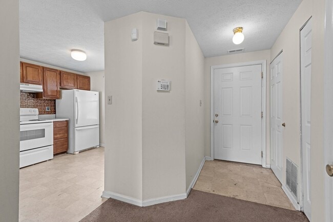 Photo - 528 Chanticlar Ct