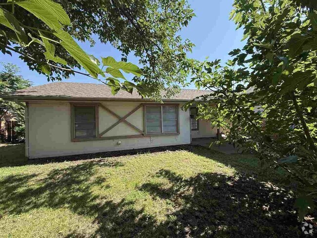 Building Photo - 3031 Stearns Ave Rental