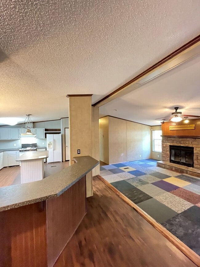 Photo - 3 bedroom 2 bath mobile home, LARGE, 1.33 ...