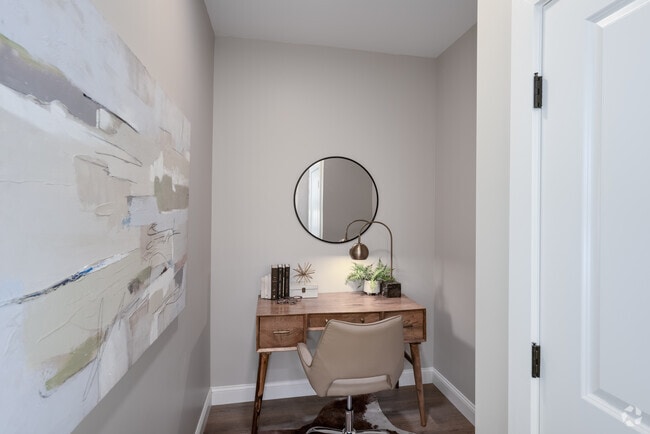 1BR, 1BA - 671SF - Office