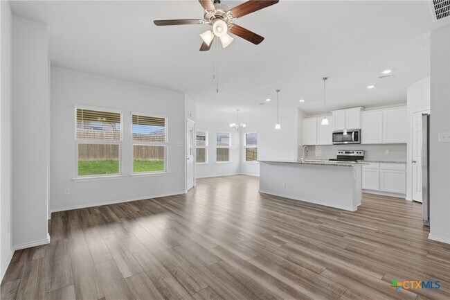 Photo - 1310 Prospector Trl