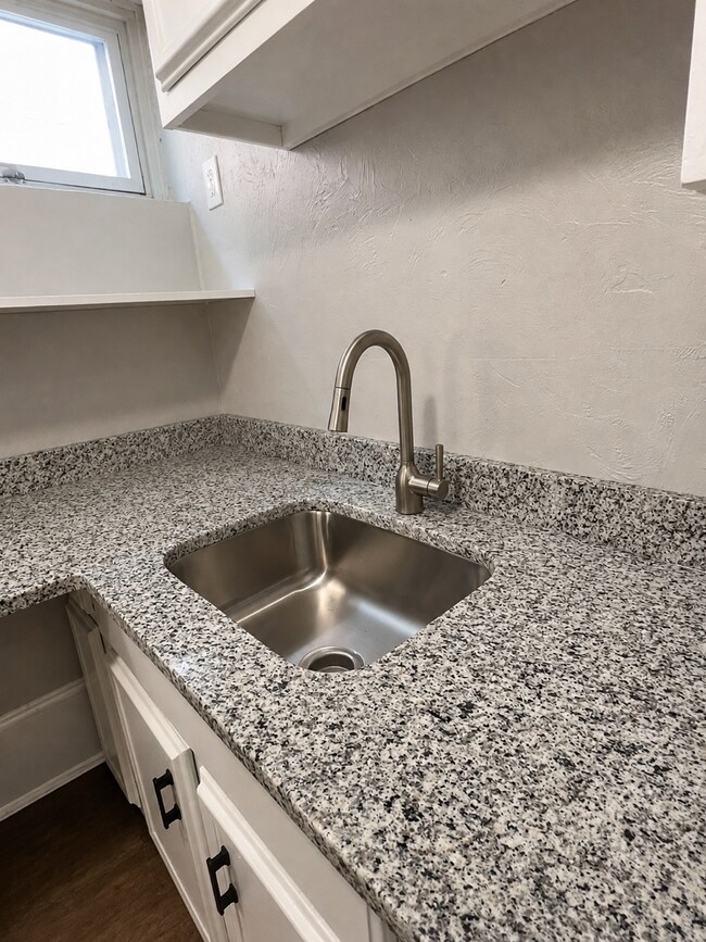 240 Robbins St Unit 1