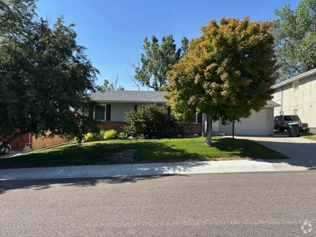 Building Photo - Westside Home