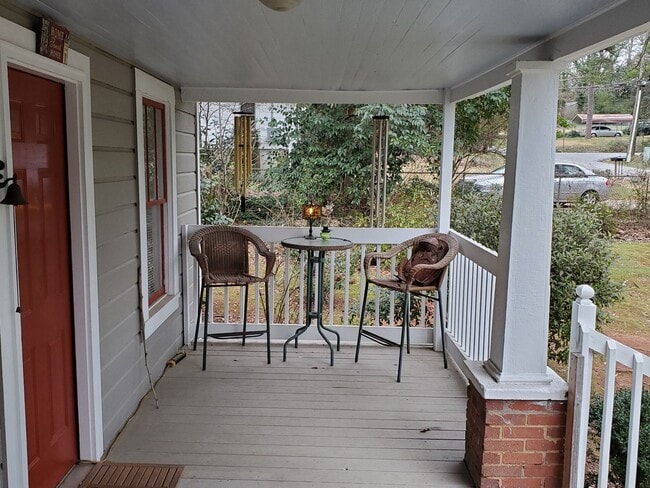 Photo - 220 Johnson Dr
