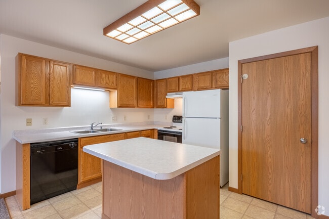 2BR, 1BA - 950SF - Kitchen