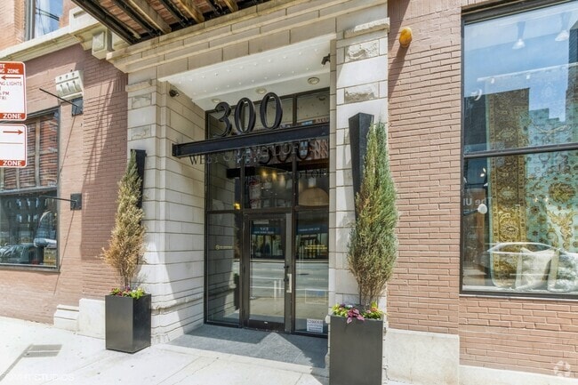Building Photo - 300 W Grand Ave Unit 304 Rental