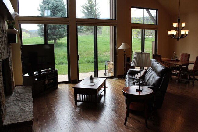 Photo - 29 Primrose Ln