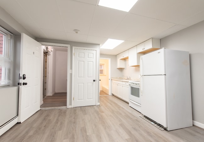 Photo - 656 N Main St Unit 1R