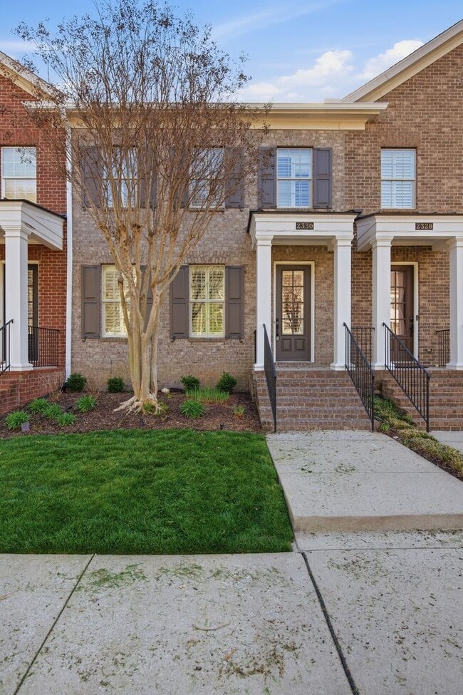 Photo - Modern Living in Franklin