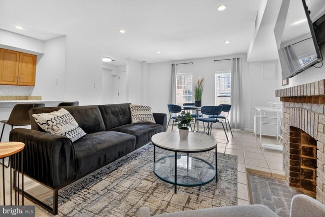 Photo - 1339 Corcoran St NW