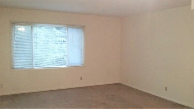 2006 NW Hickory Ln Unit 5