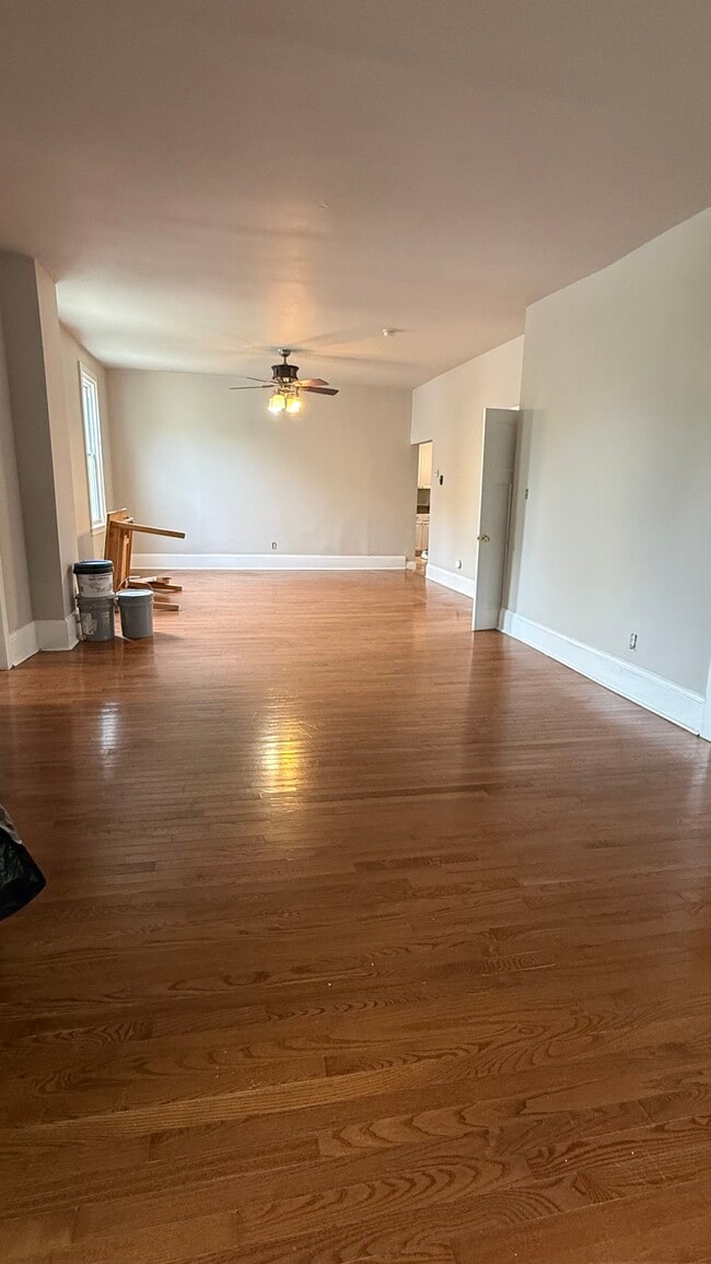 Living Room - 62 Penn Blvd Unit 1st Floor