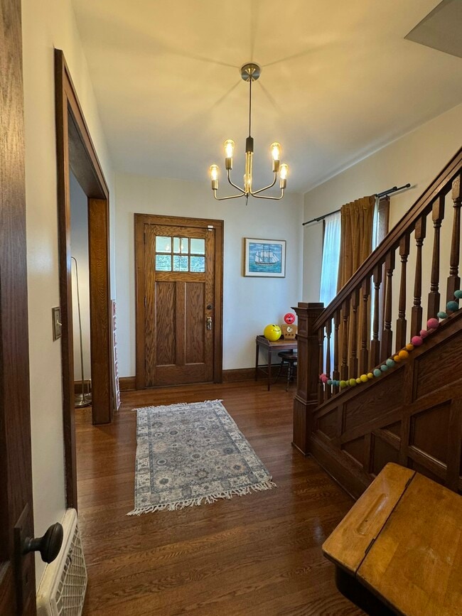 Photo - 808 Castalia St