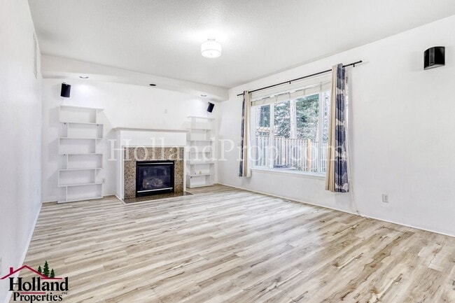 Photo - Impressive 4 bedroom home in Hillsboro