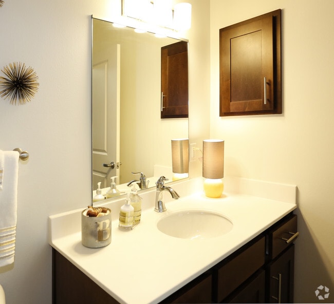 1BR/1BA -673SF