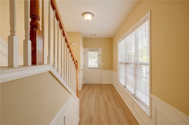 Photo - 2442 Fairlie Dr