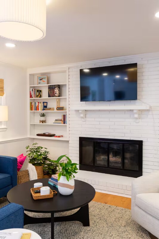 Photo - 107 S Wyrick St