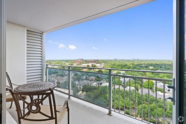 Building Photo - 3883 Turtle Creek Blvd Unit 1916 Rental