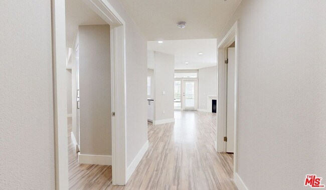 Photo - 6280 W 3rd St Unit 4-337