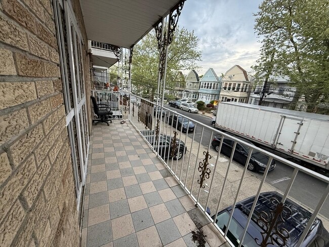 Photo - 19 Roosevelt Ave Unit 2