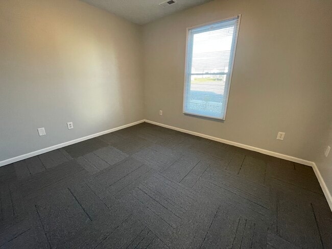 Photo - 356 Stone Creek Dr Unit B