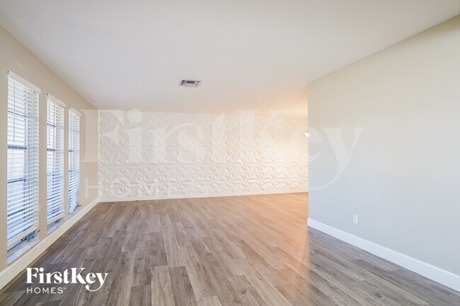 Photo - 2529 Shelby Pkwy