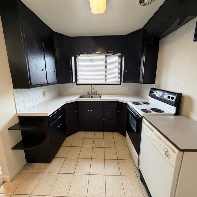 Photo - 1525 6th St Unit A