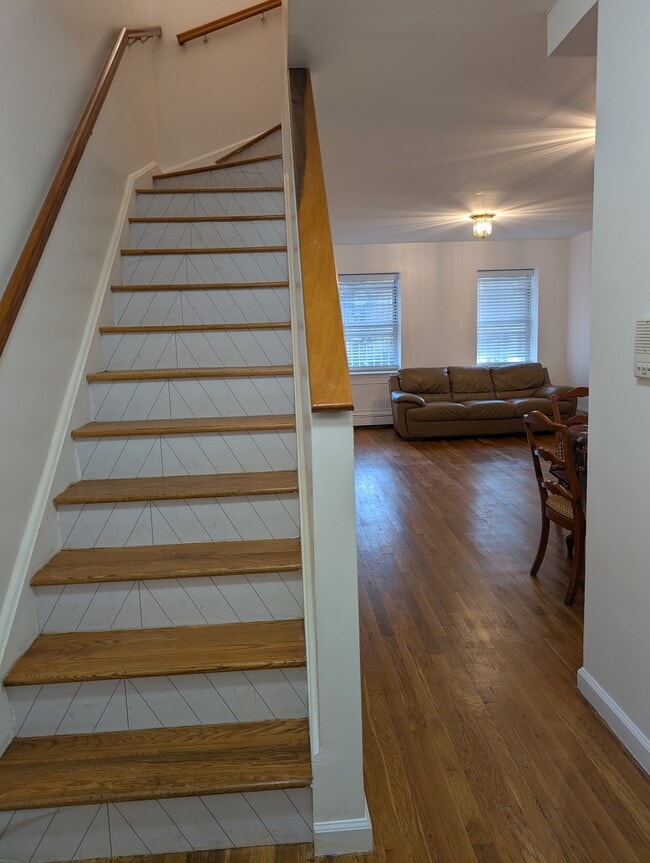 Building Photo - 751 Essex St Rental