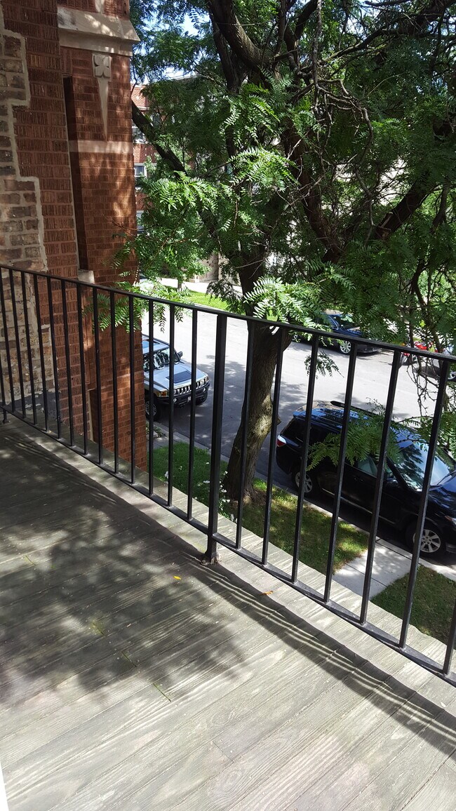 Photo - 3832 N Lakewood Ave Unit 2nd