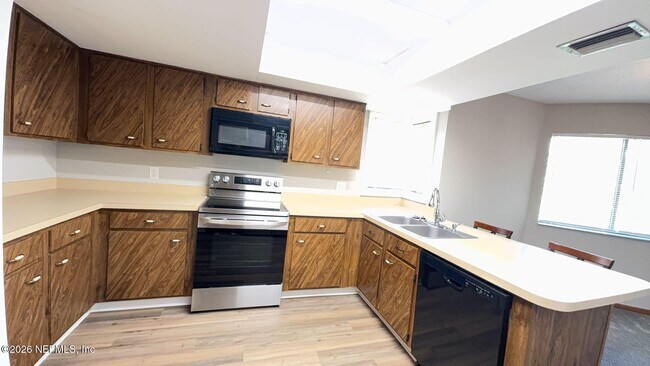 Photo - 2 Pinehurst Pl