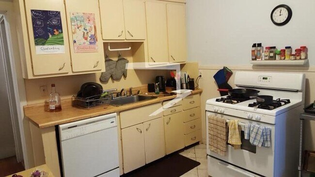 Photo - 162 Thorndike St