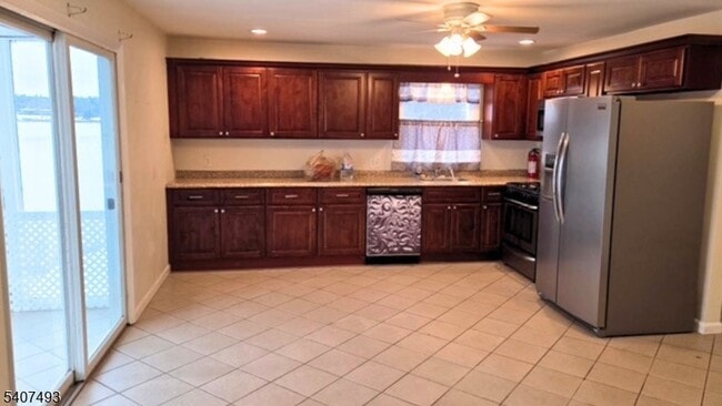 Photo - 306 Lake Shore S