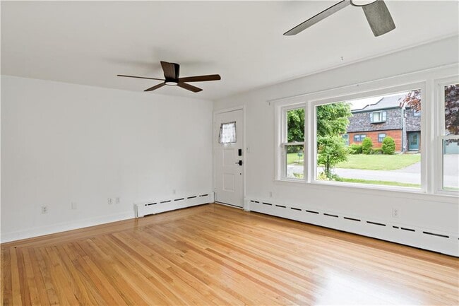 3 Ruth St