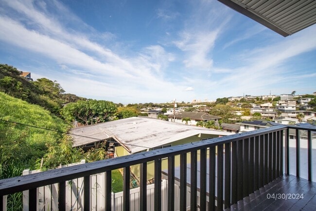 Photo - MOANALUA GARDENS Very Spacious 2BR/1BA/Plenty of Street parking