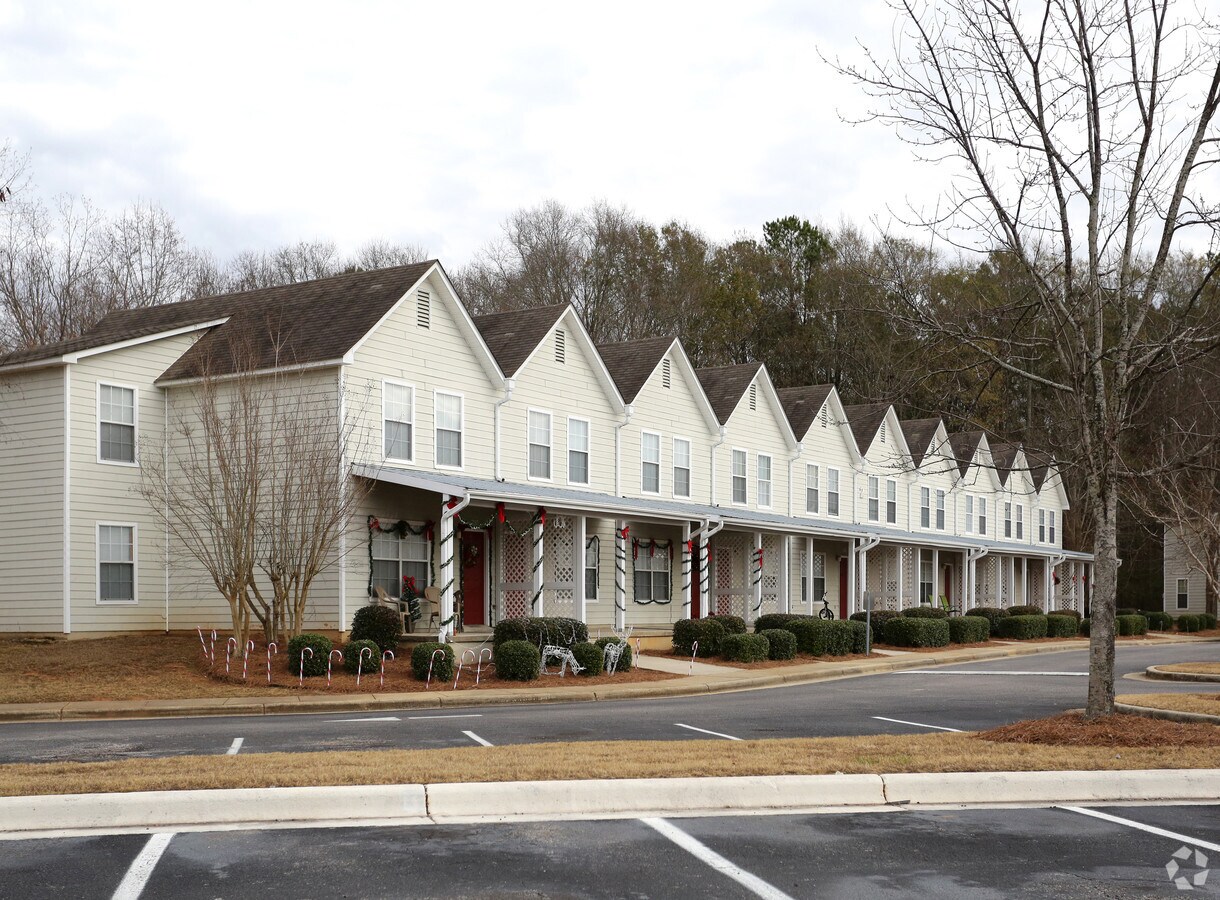 Photo - Darden Oaks Townhomes & Apartments